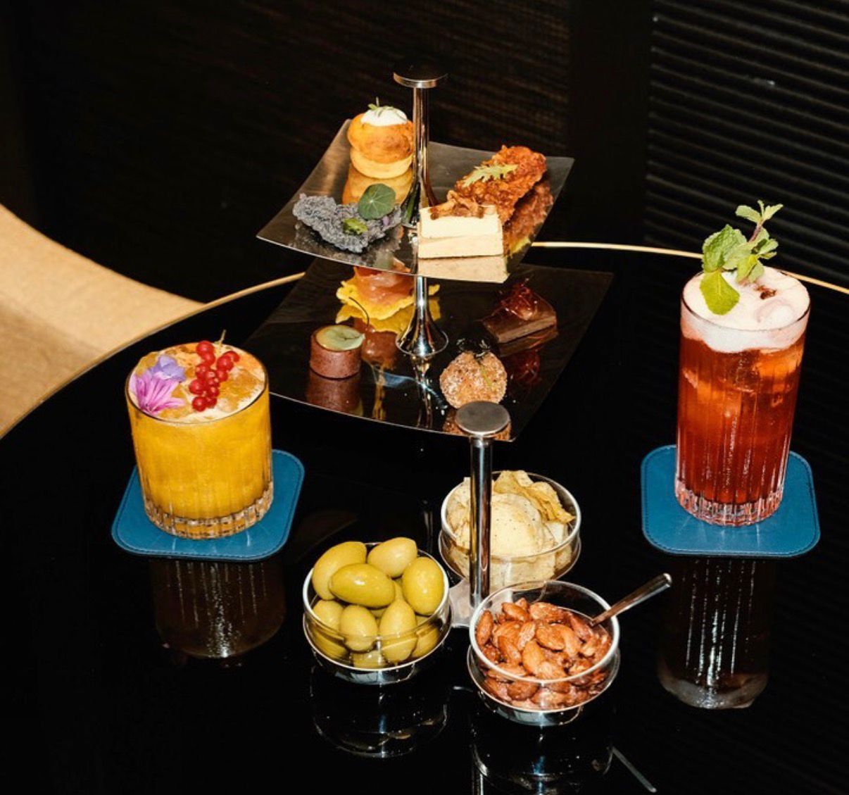 Cocktails und Snacks — Farmacia